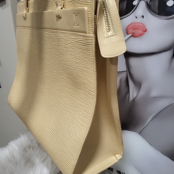 Louis Vuitton epi croisset - Picture 5 of 16